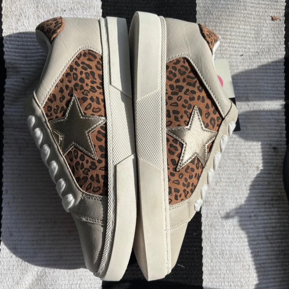 Art Class Kids Cream Leopard Print Star Low Top Sneakers Size 4